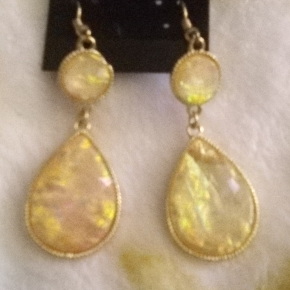 Antique peachy dangling earrings